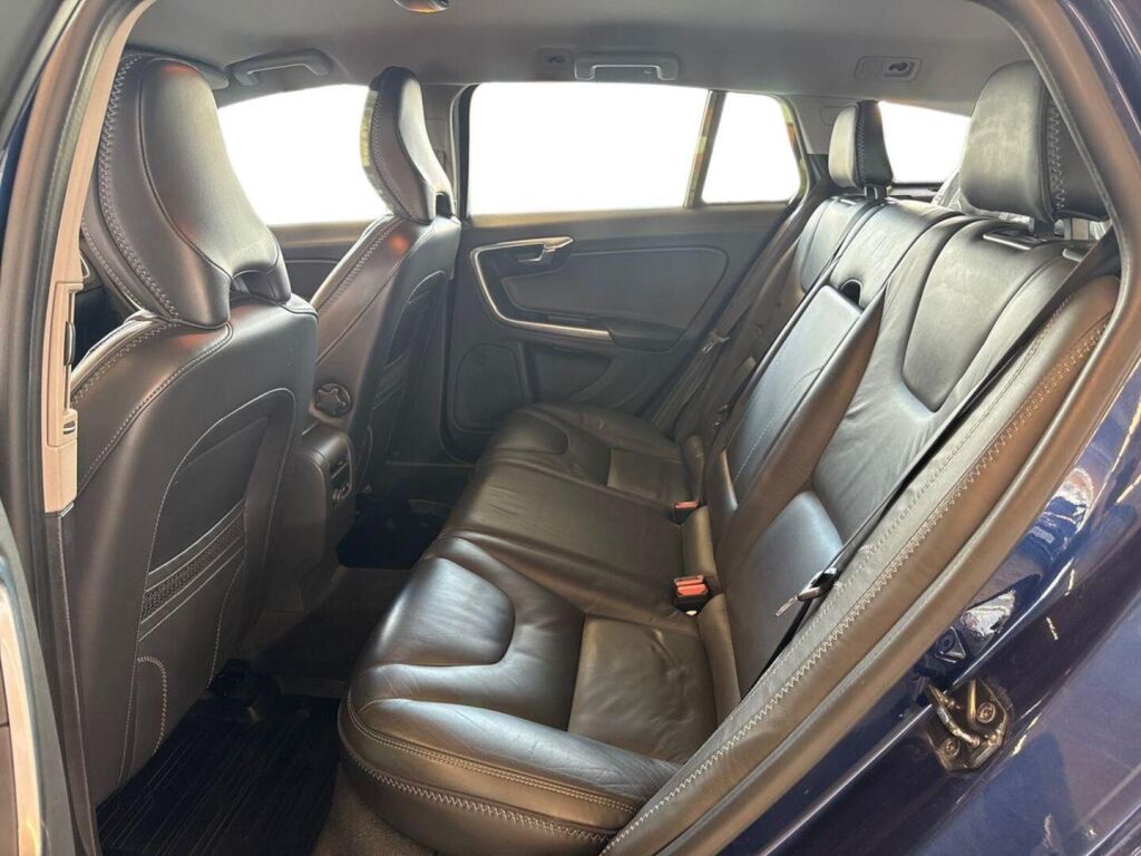 Volvo V60 2012 Sininen