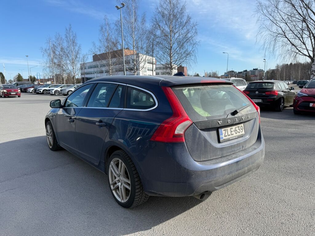 Volvo V60 2012 Sininen