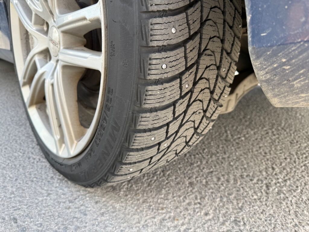 Volvo V60 2012 Sininen