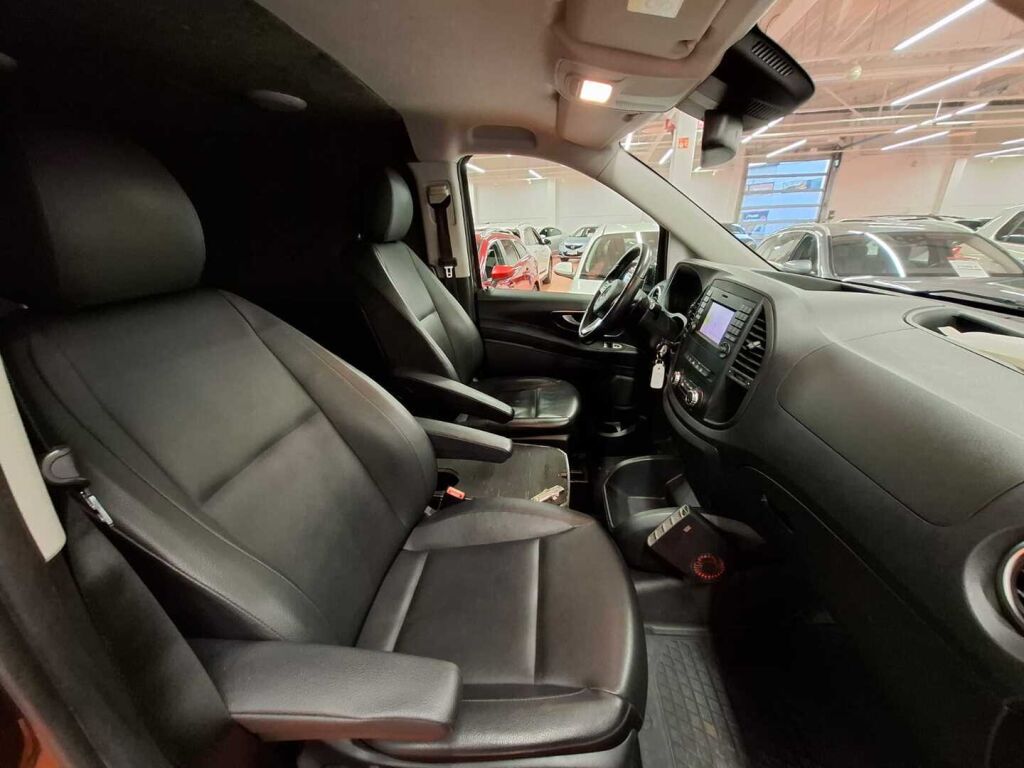 Mercedes-Benz Vito 2017 Ruskea (beige)