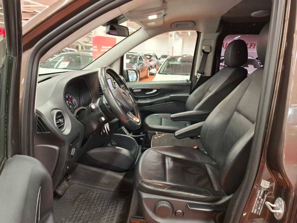 Mercedes-Benz Vito 2017 Ruskea (beige)