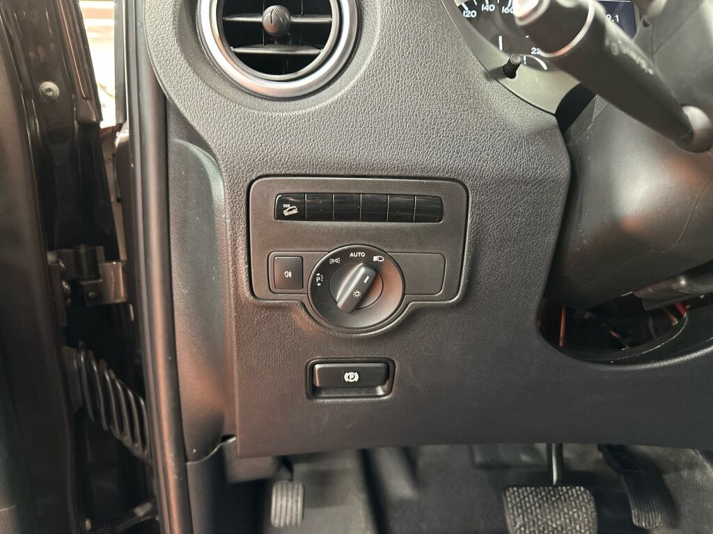 Mercedes-Benz Vito 2017 Ruskea (beige)