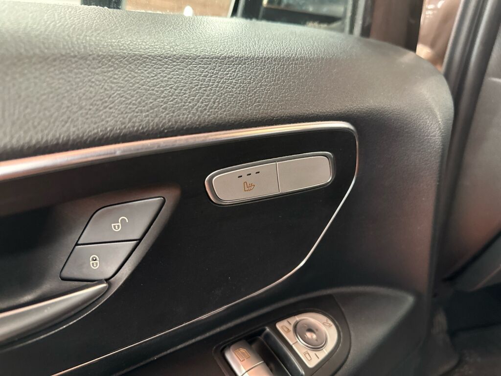 Mercedes-Benz Vito 2017 Ruskea (beige)