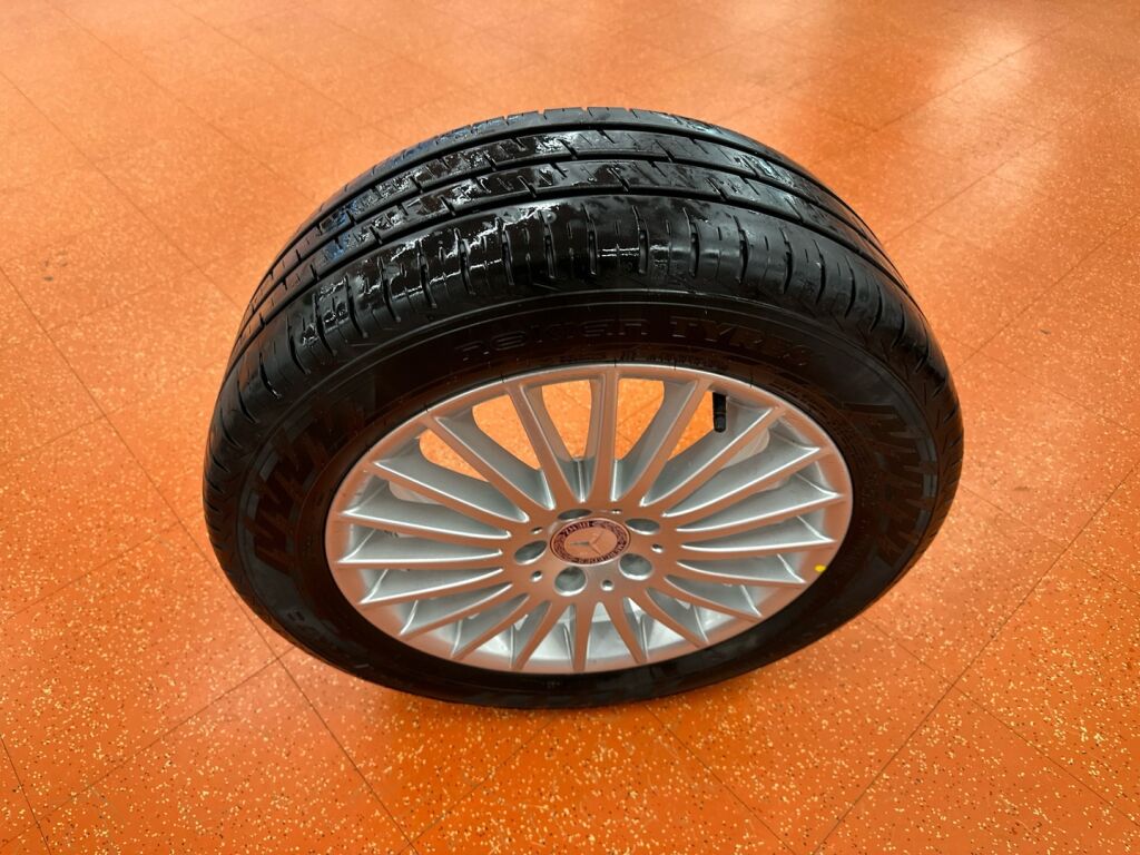 Mercedes-Benz Vito 2017 Ruskea (beige)