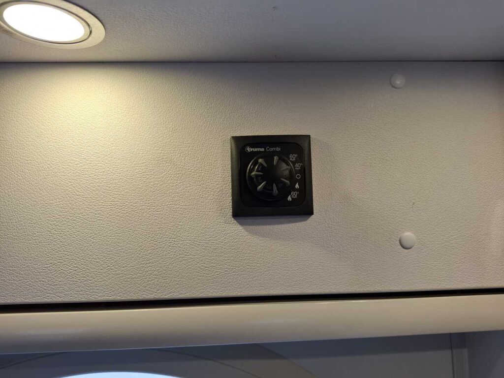 Dethleffs Globe4 T 7151-4 2016 Valkoinen