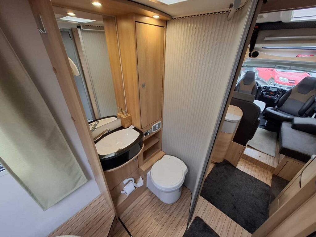 Dethleffs Globe4 T 7151-4 2016 Valkoinen