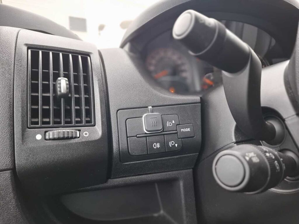 Dethleffs Globe4 T 7151-4 2016 Valkoinen