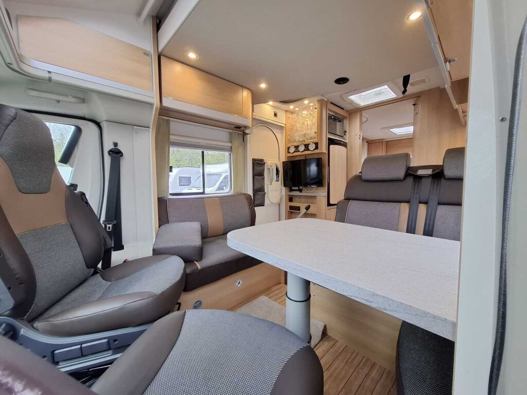 Dethleffs Globe4 T 7151-4 2016 Valkoinen