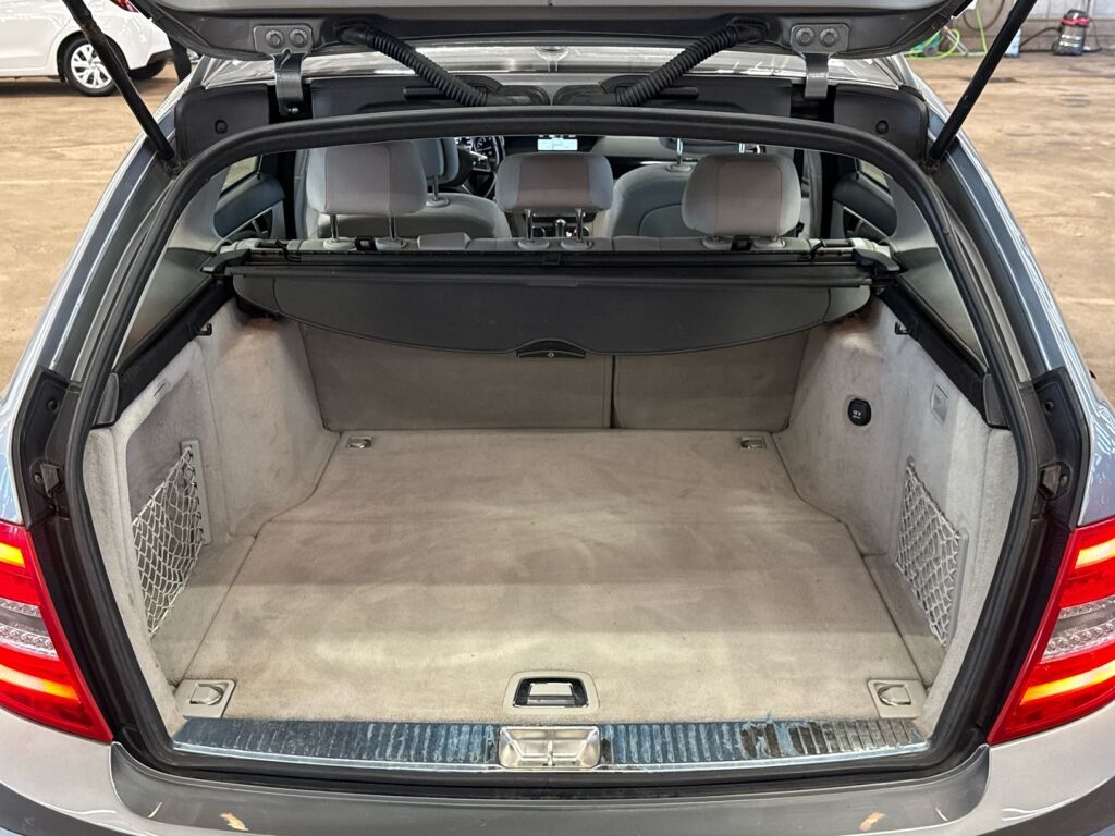 Mercedes-Benz C 2013 Harmaa