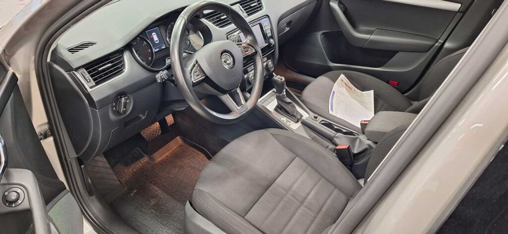 Skoda Octavia 2016 Ruskea (beige)