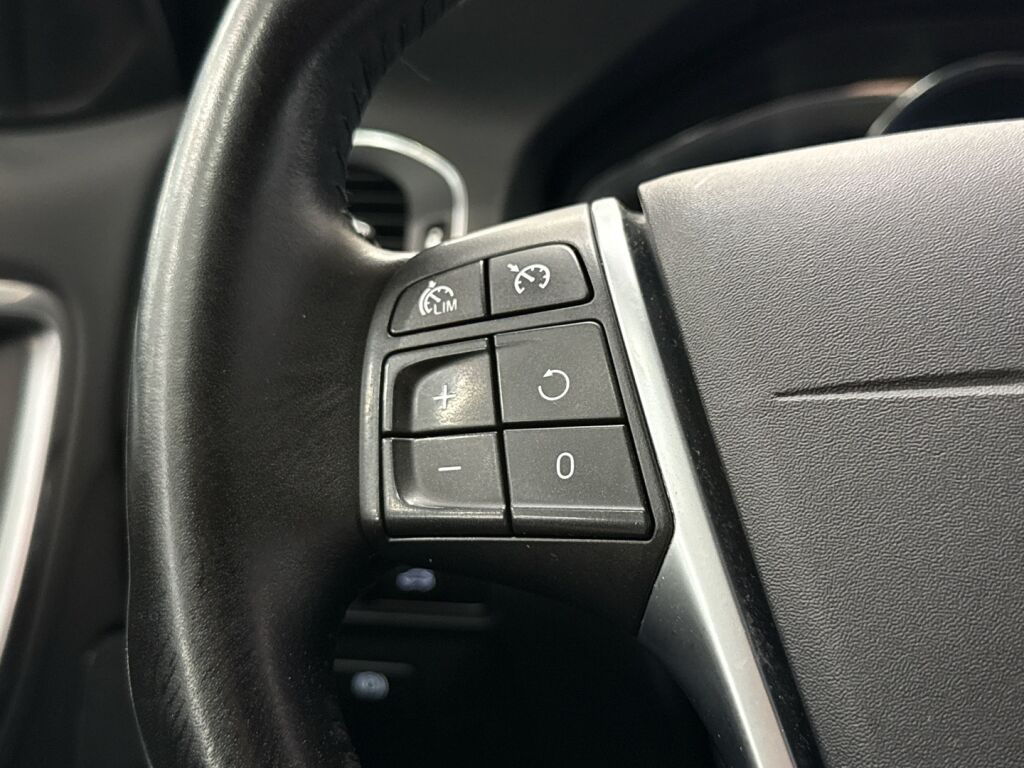 Volvo V60 2016 Harmaa