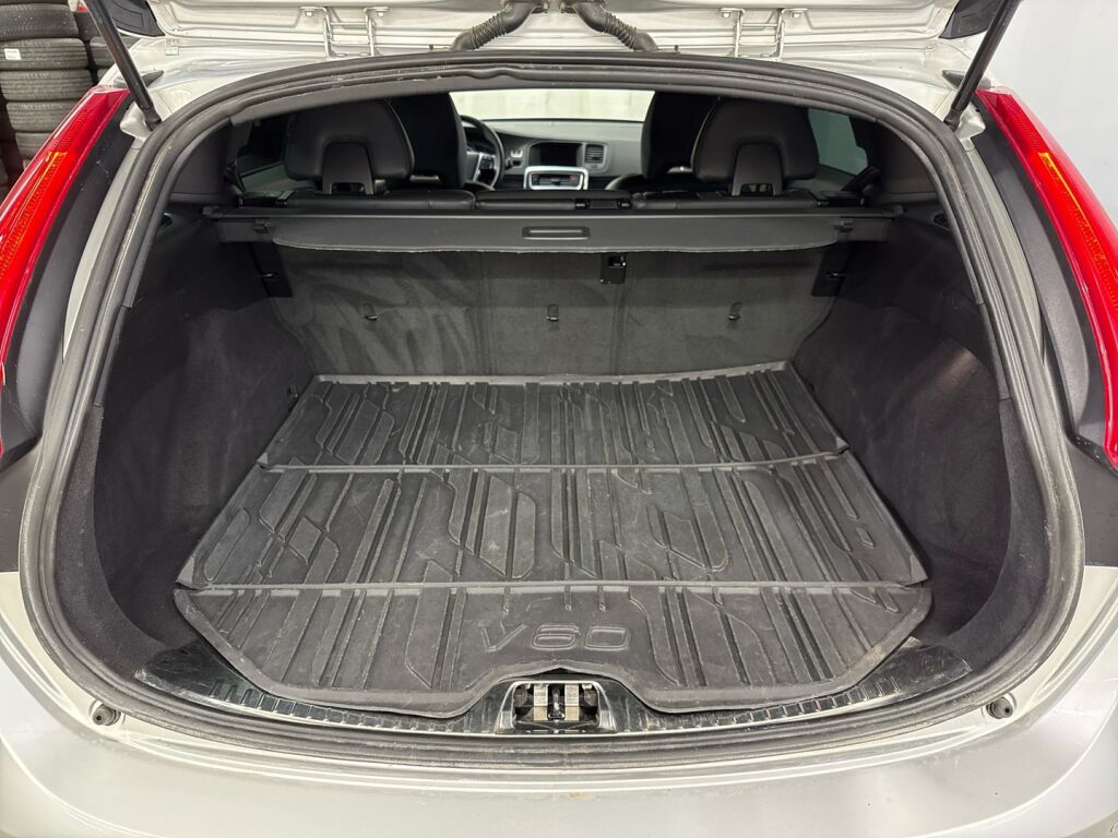 Volvo V60 2016 Harmaa