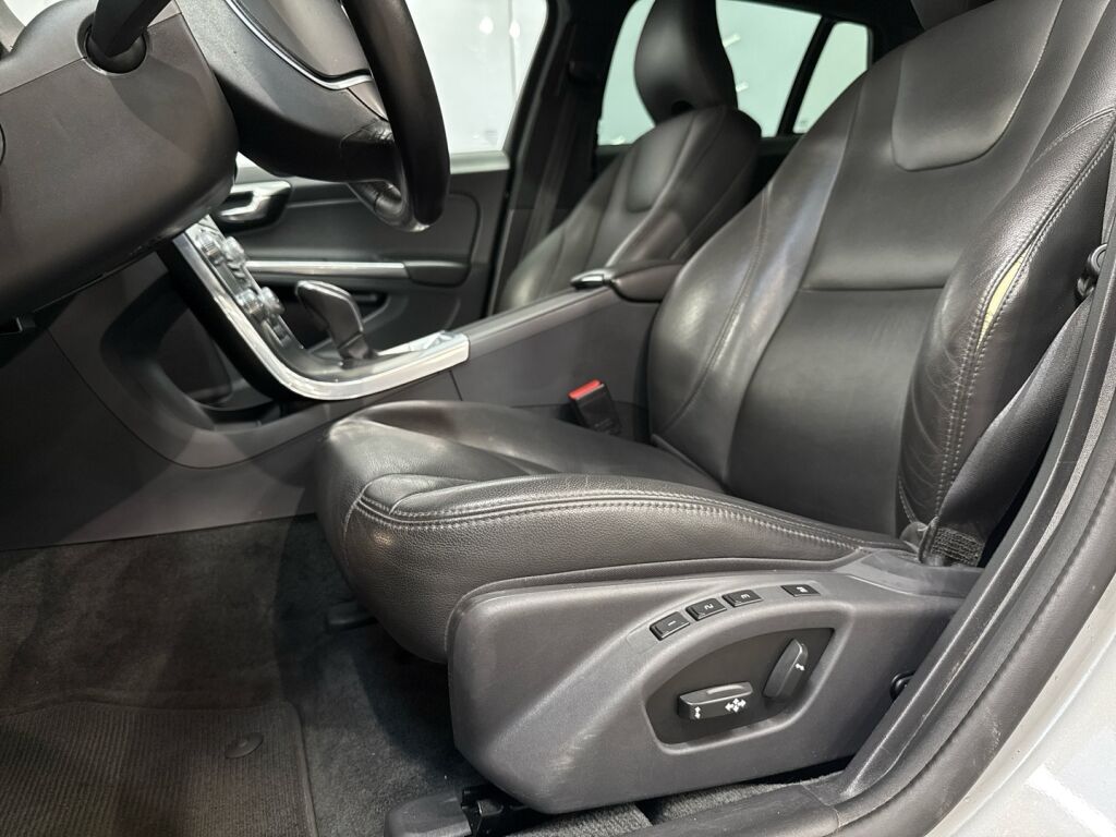 Volvo V60 2016 Harmaa