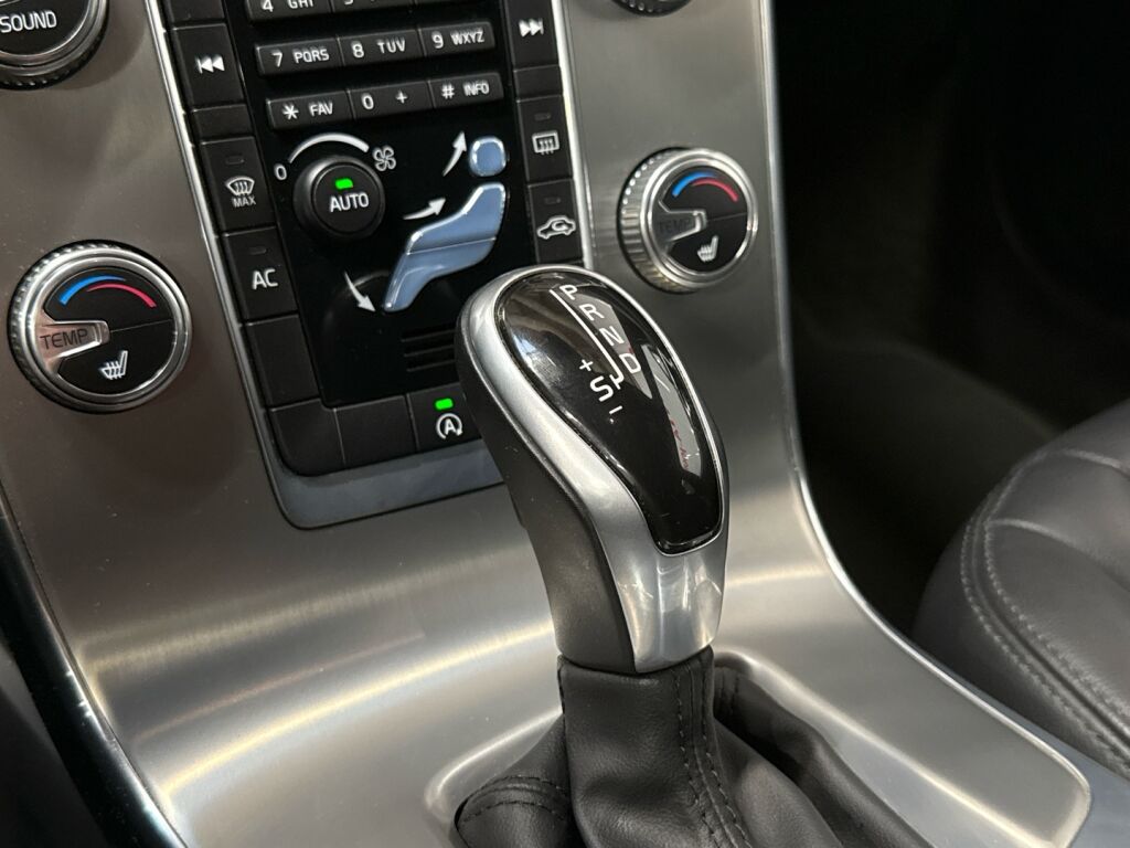 Volvo V60 2016 Harmaa