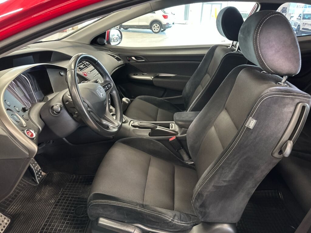 Honda Civic 2009 Punainen