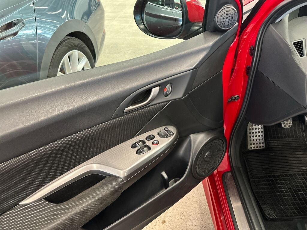 Honda Civic 2009 Punainen