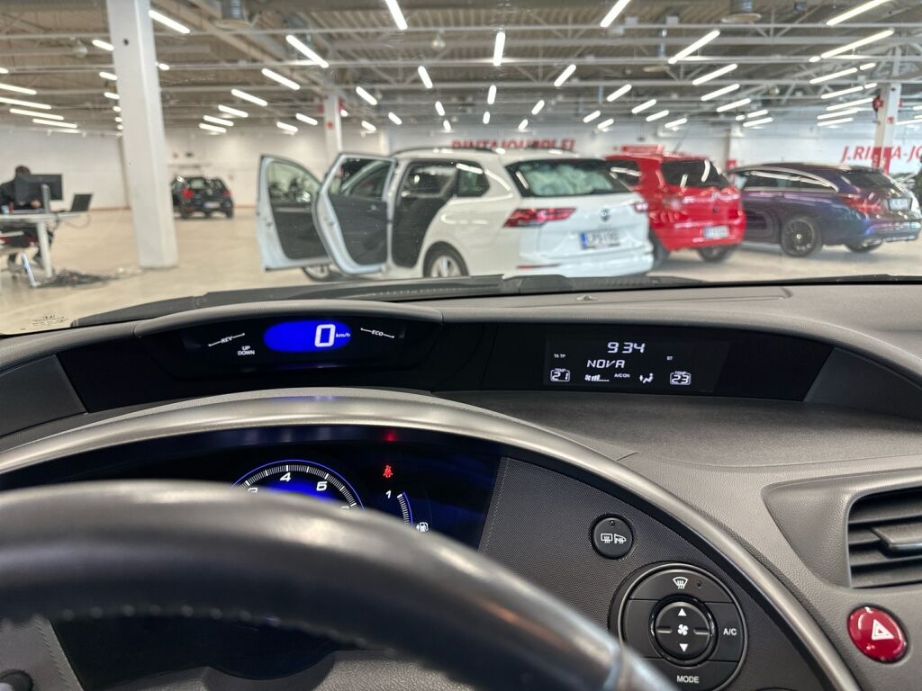 Honda Civic 2009 Punainen