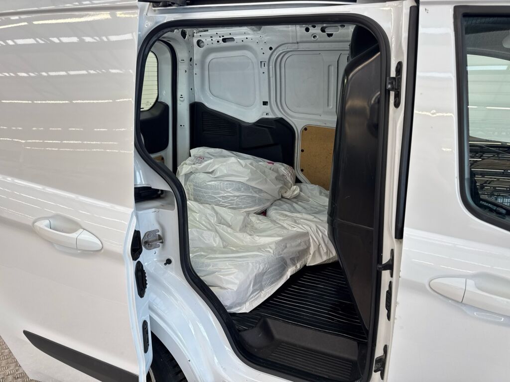 Ford Transit Courier 2017 Valkoinen