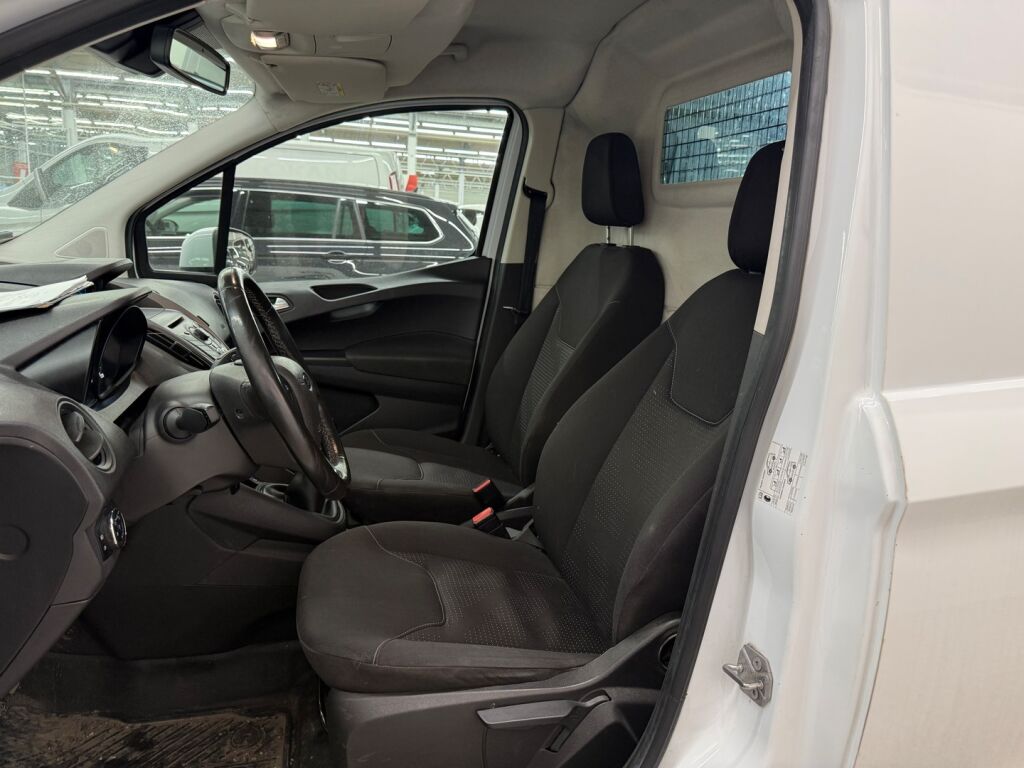 Ford Transit Courier 2017 Valkoinen