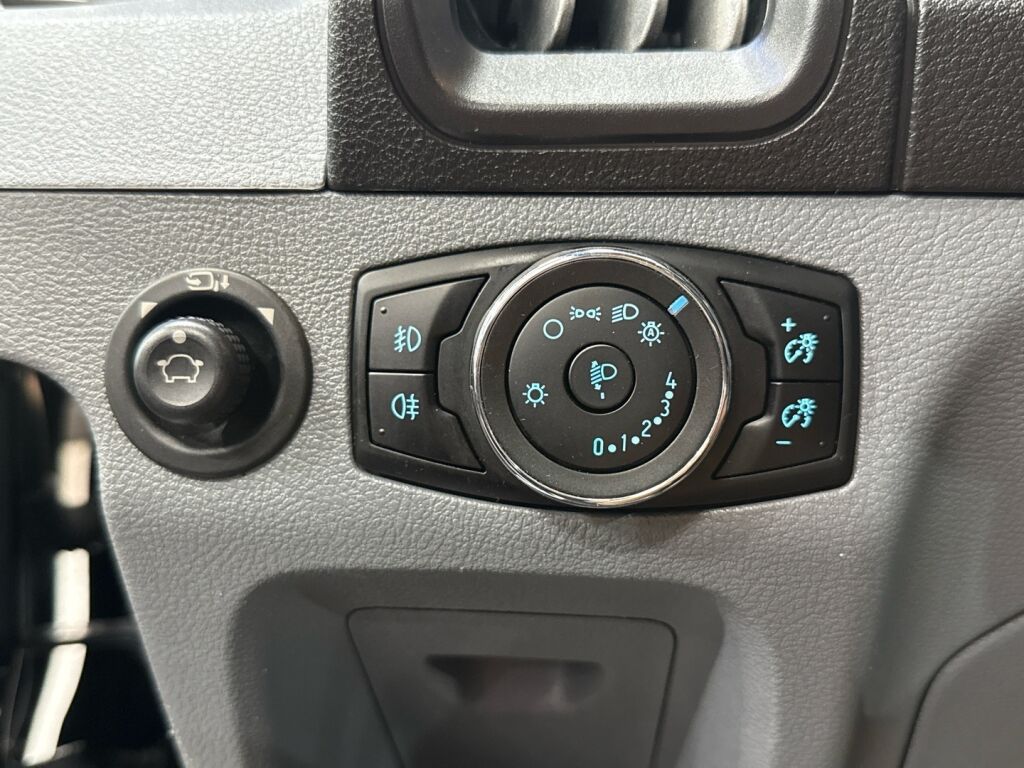 Ford Transit 2016 Musta