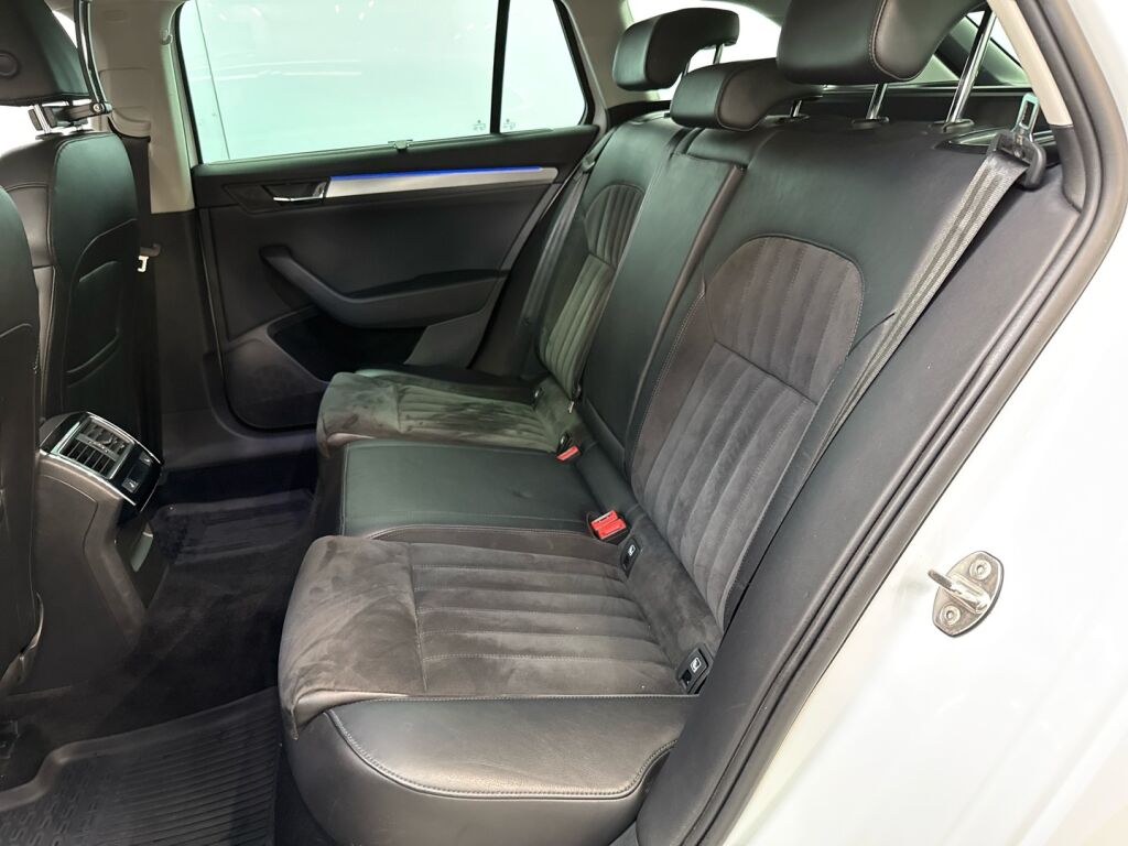 Skoda Superb 2016 Valkoinen