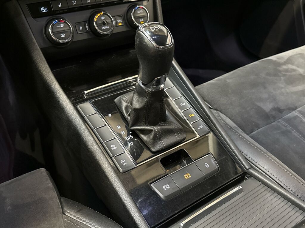 Skoda Superb 2016 Valkoinen