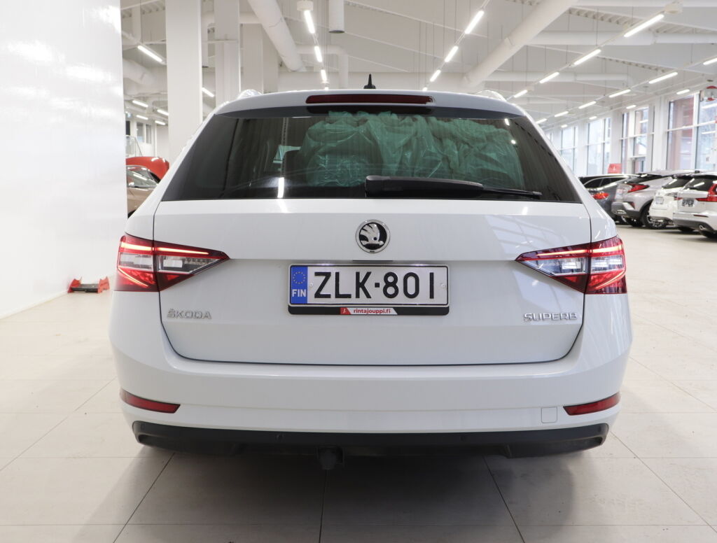 Skoda Superb 2016 Valkoinen