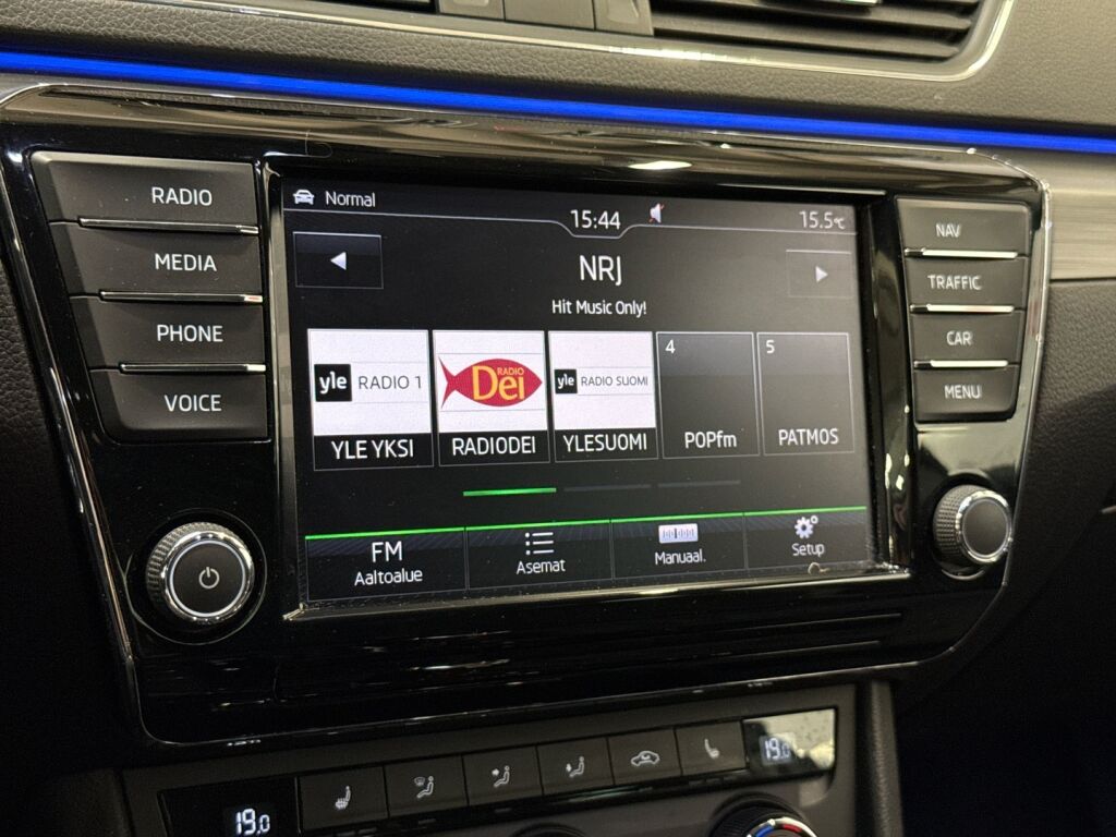 Skoda Superb 2016 Valkoinen