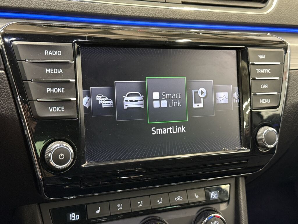 Skoda Superb 2016 Valkoinen