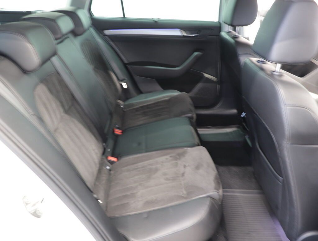 Skoda Superb 2016 Valkoinen