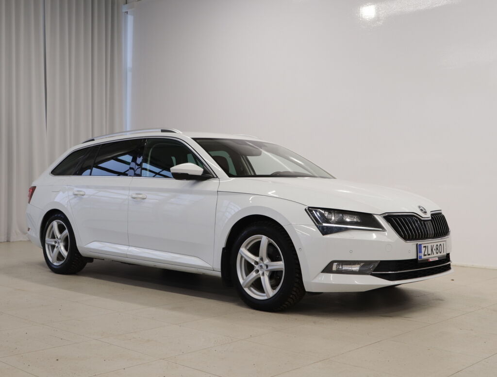 Skoda Superb 2016 Valkoinen