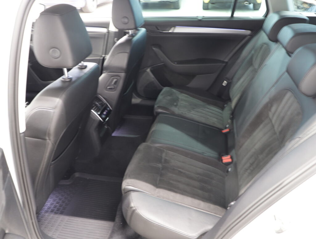 Skoda Superb 2016 Valkoinen