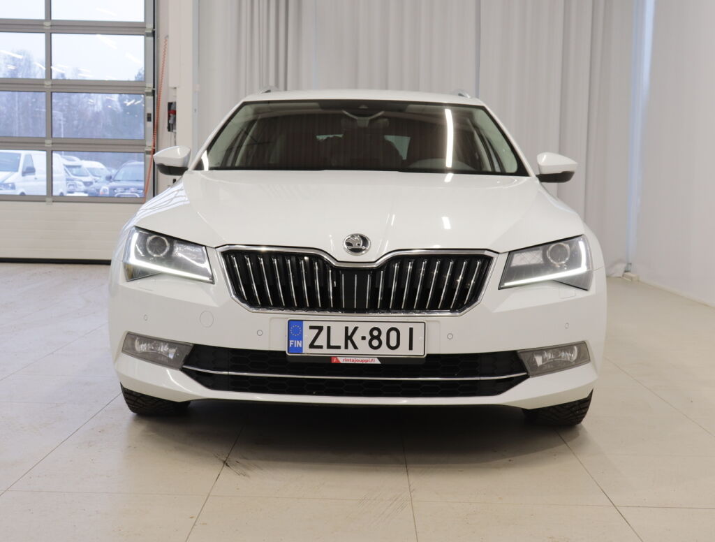 Skoda Superb 2016 Valkoinen