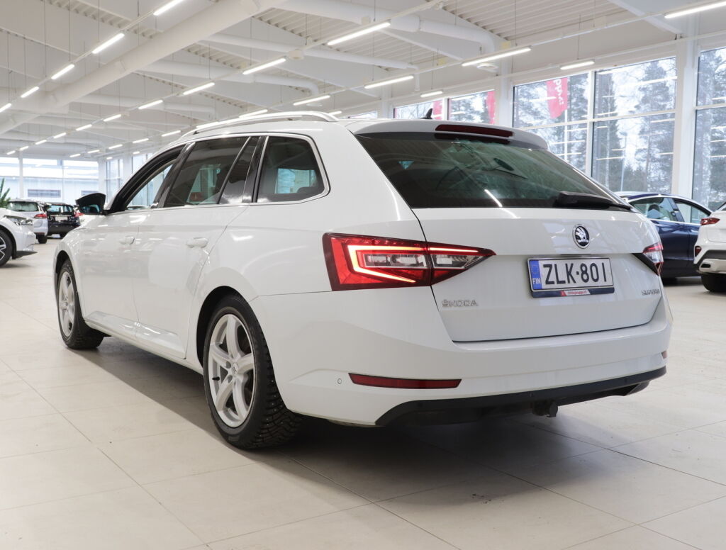Skoda Superb 2016 Valkoinen