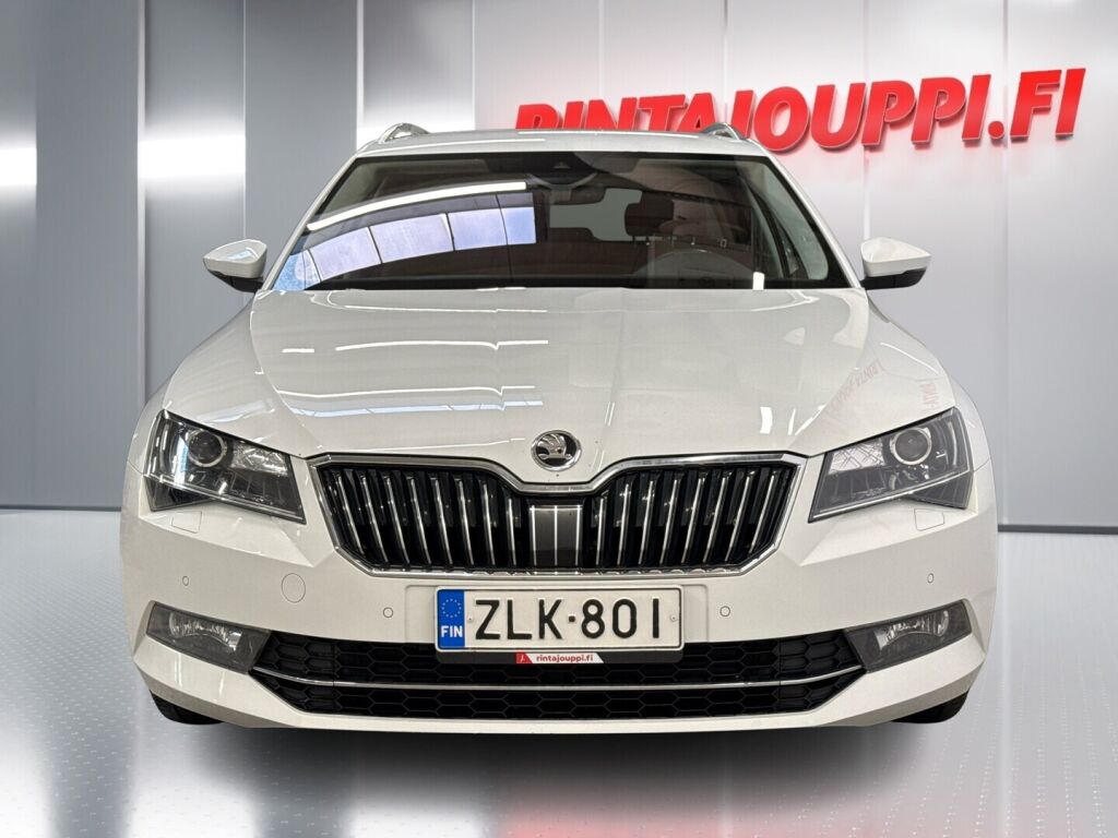 Skoda Superb 2016 Valkoinen