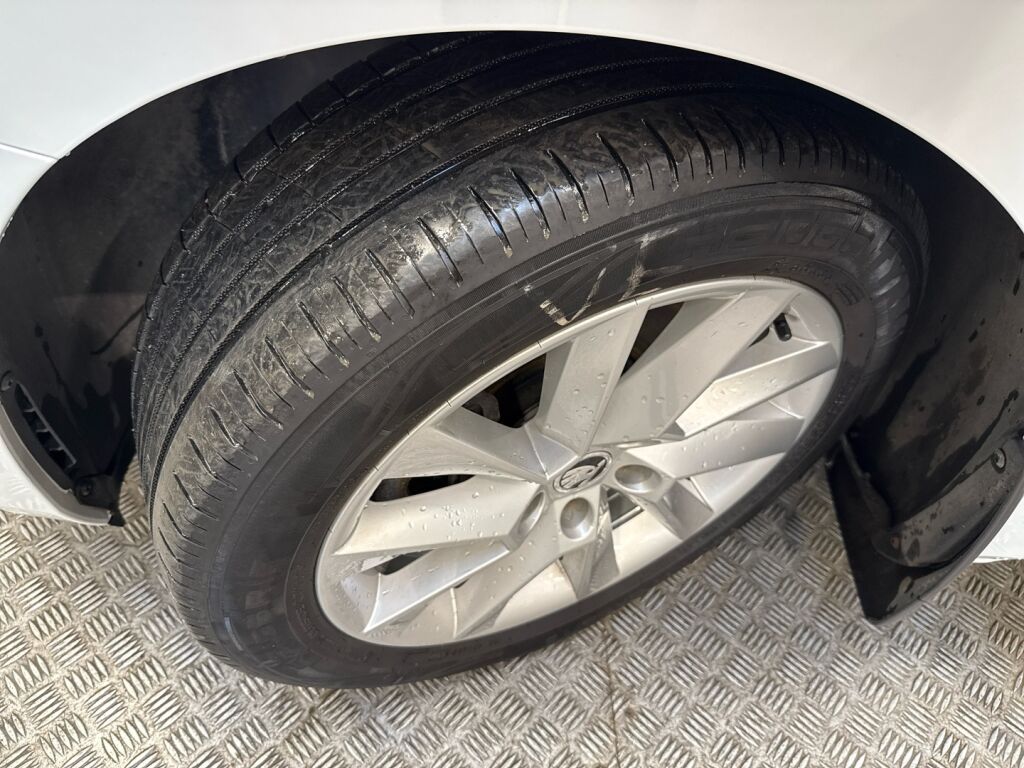 Skoda Superb 2016 Valkoinen