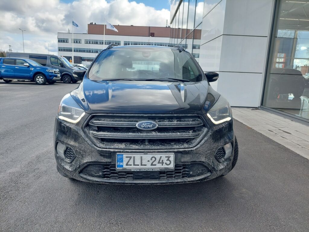 Ford Kuga 2018 Musta