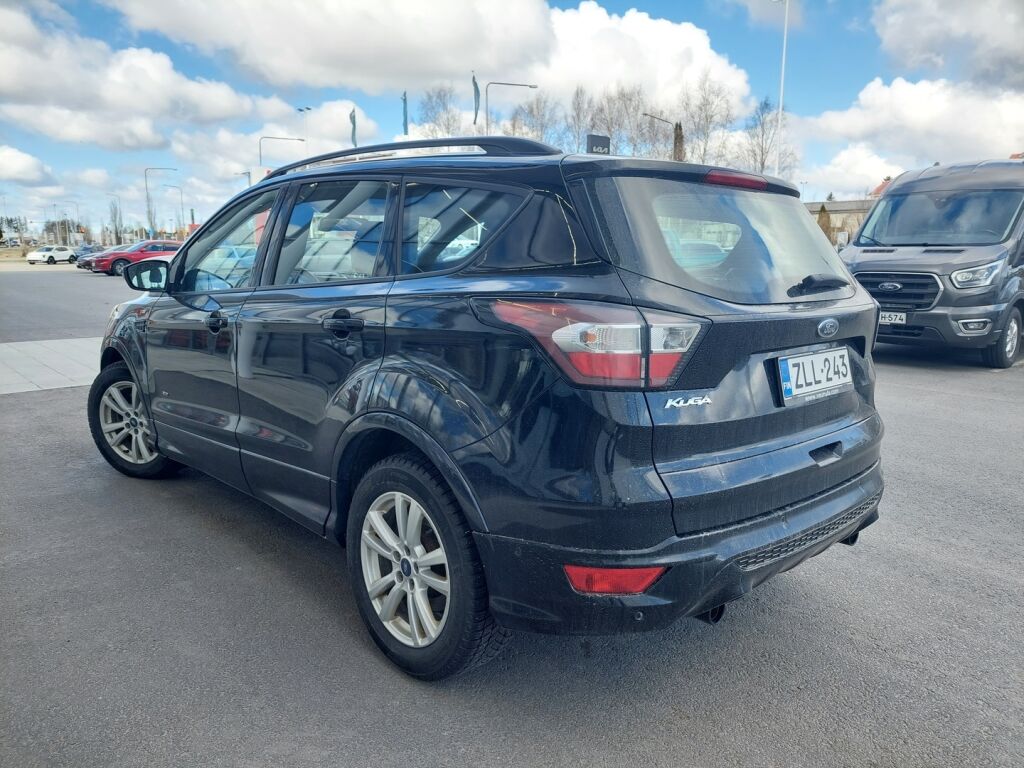 Ford Kuga 2018 Musta
