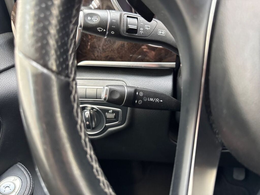 Mercedes-Benz A 2017 Musta