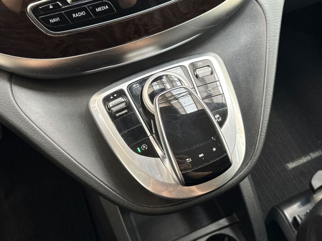 Mercedes-Benz A 2017 Musta
