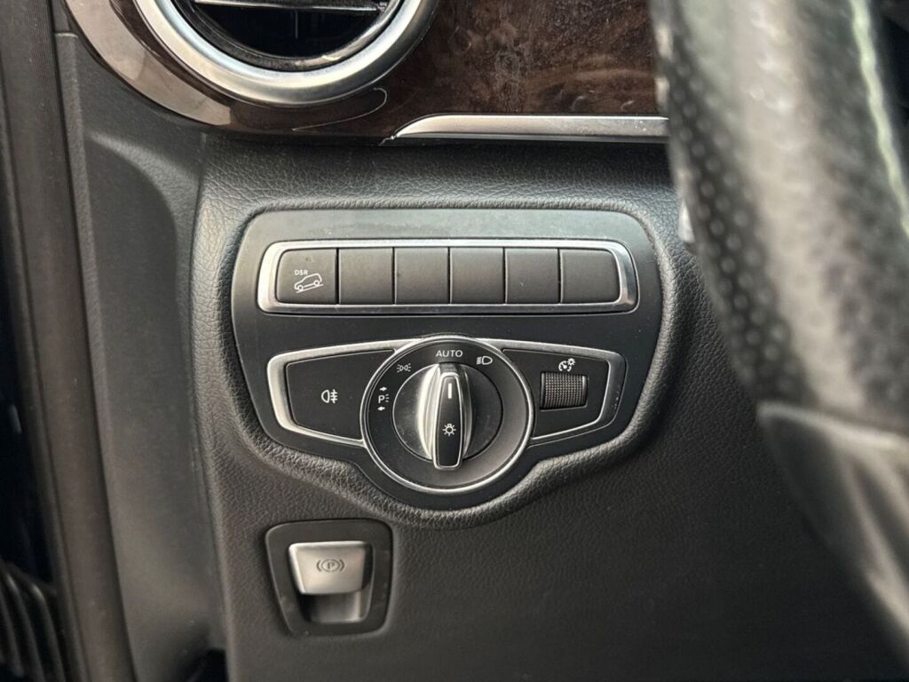 Mercedes-Benz A 2017 Musta