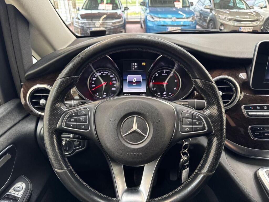 Mercedes-Benz A 2017 Musta