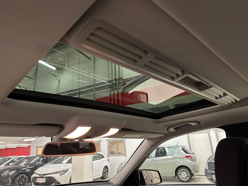 Mercedes-Benz E 2012 Ruskea (beige)