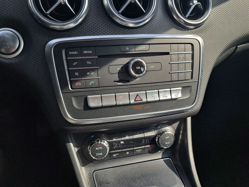 Mercedes-Benz A 2017 Harmaa