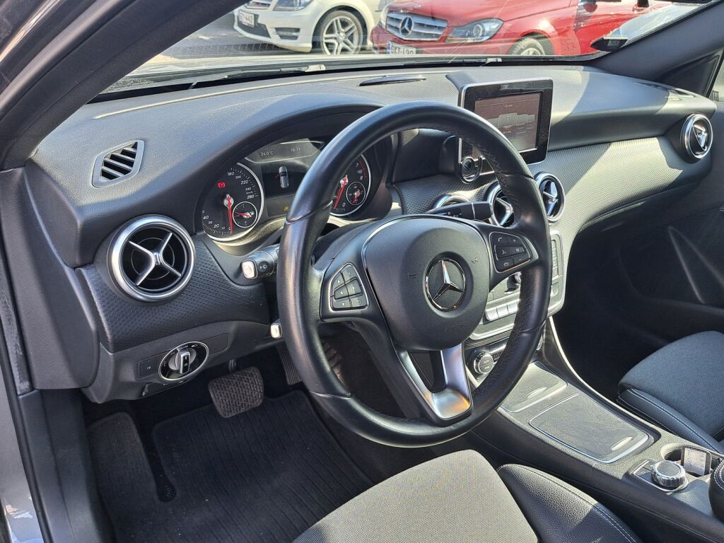 Mercedes-Benz A 2017 Harmaa