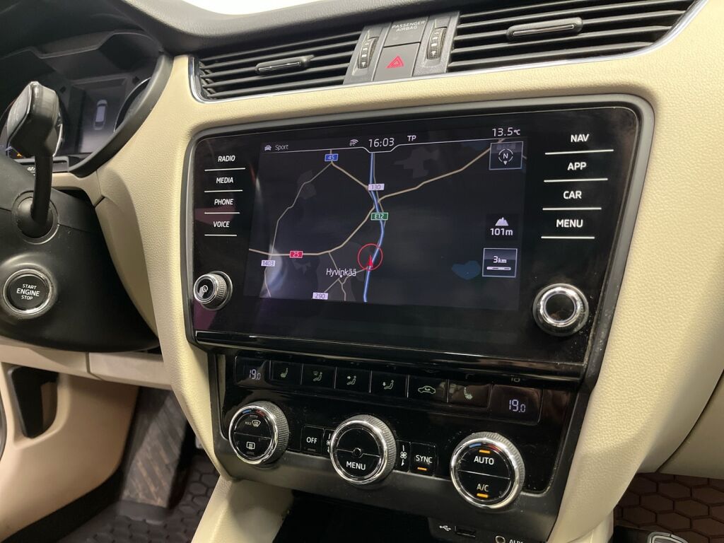 Skoda Octavia 2017 Ruskea (beige)