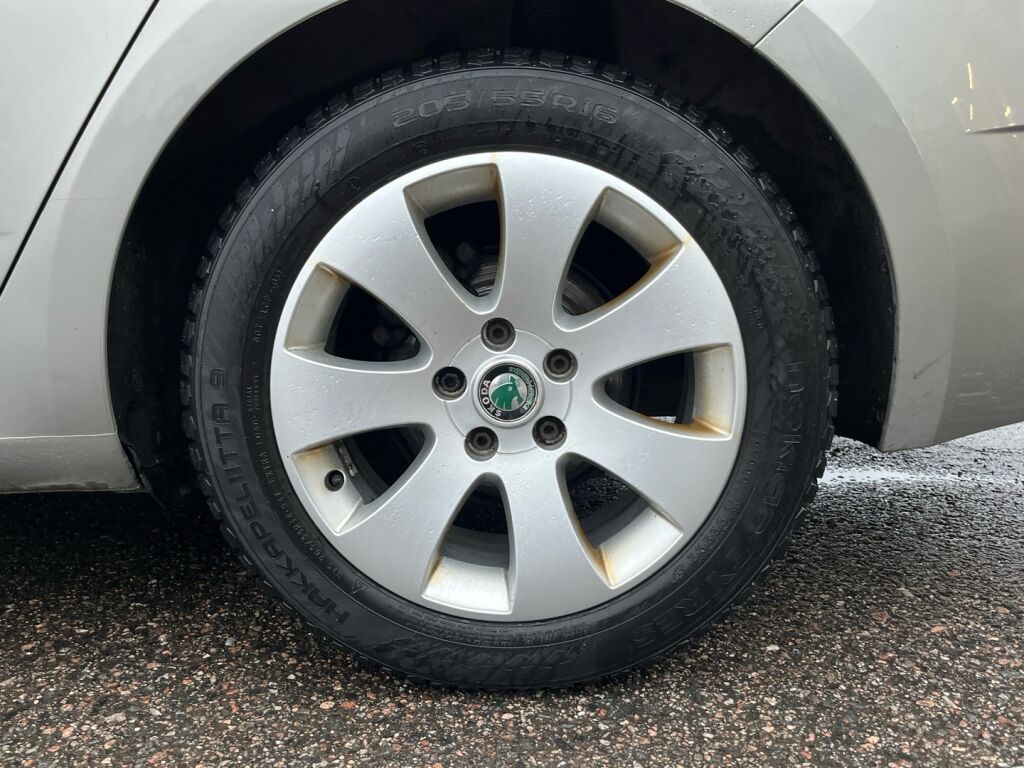 Skoda Octavia 2017 Ruskea (beige)