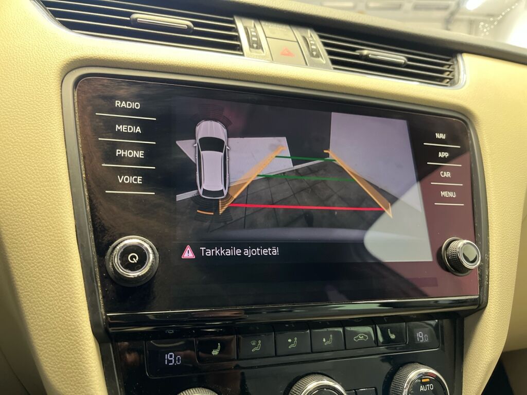 Skoda Octavia 2017 Ruskea (beige)