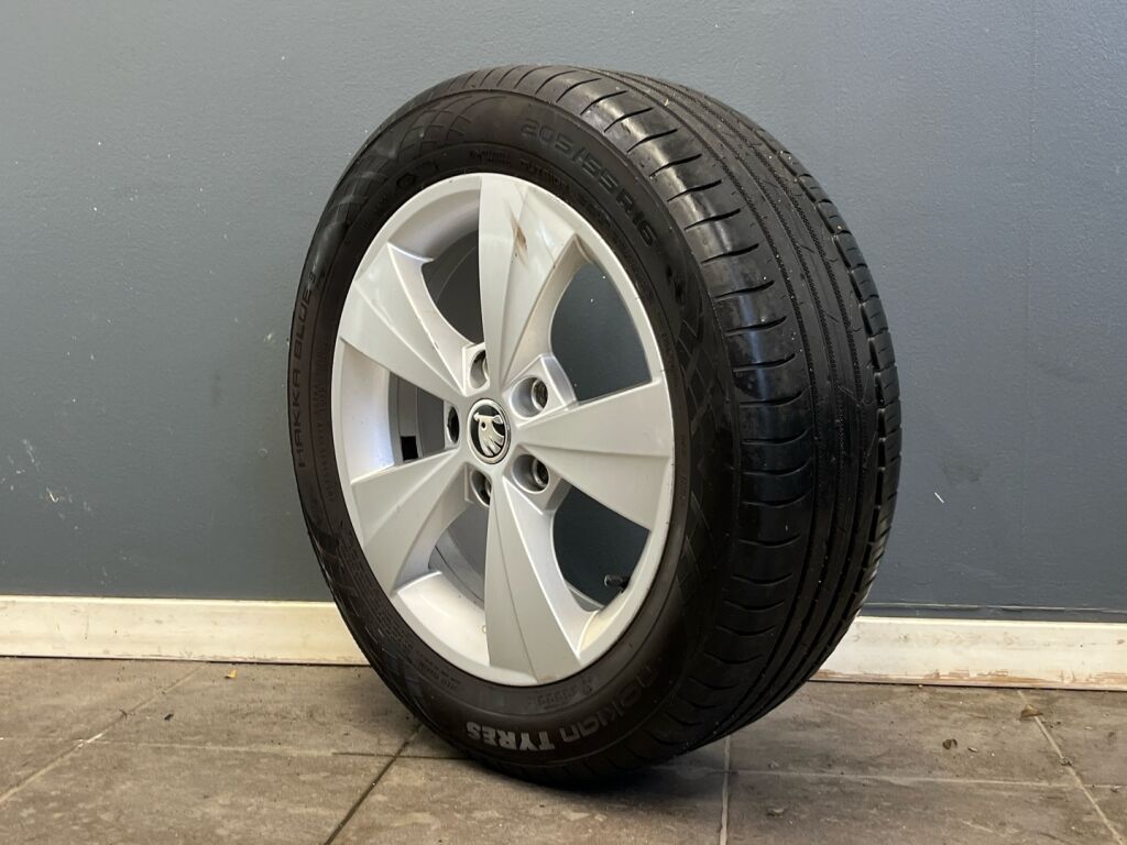 Skoda Octavia 2017 Ruskea (beige)