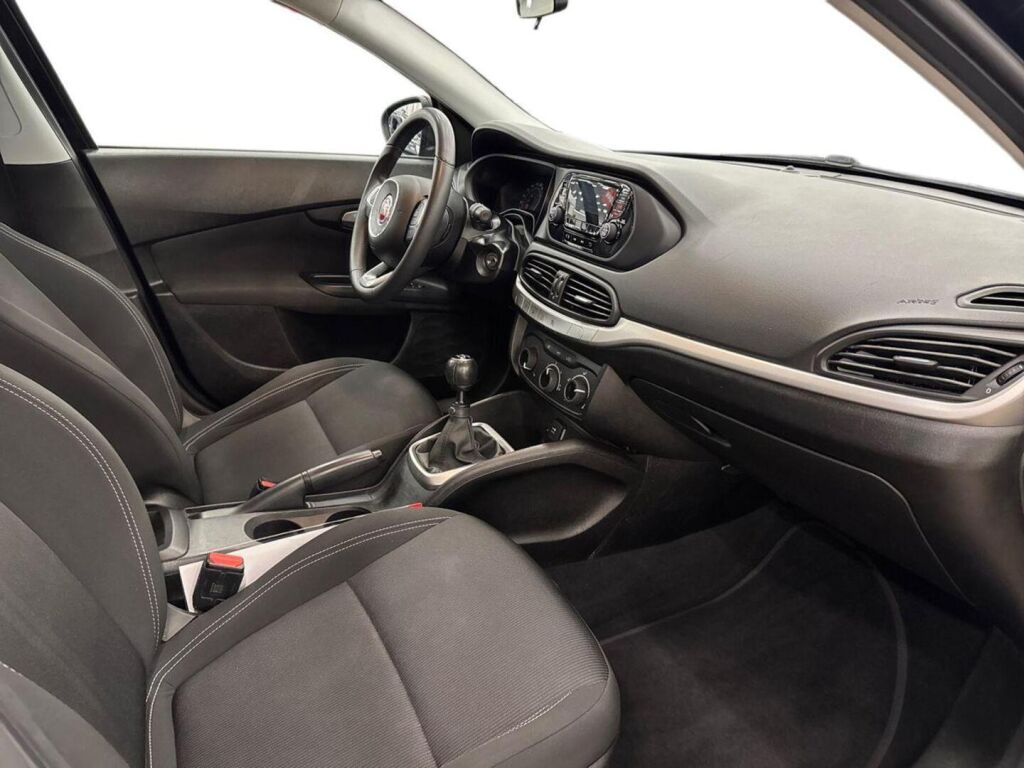 Fiat Tipo 2017 Musta